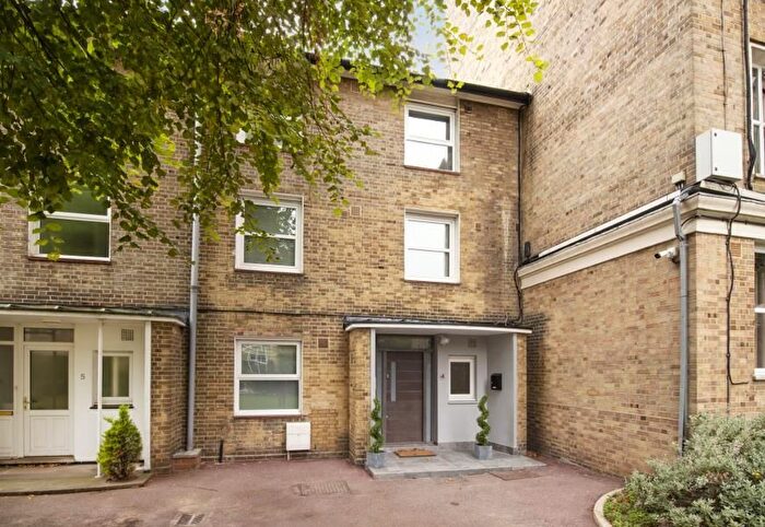 5 Bedroom Flat To Rent In Court Close, St. John's Wood Park, NW8