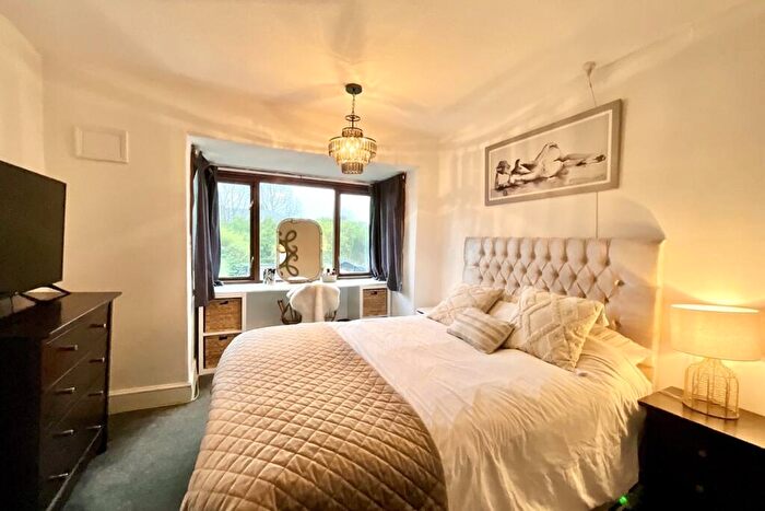 3 Bedroom Semi-Detached House For Sale In Willow Drive, Handsworth, Sheffield, S9