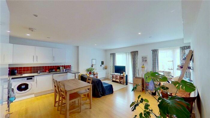 2 Bedroom Apartment To Rent In Furley Road, London, SE15