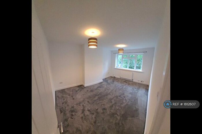 3 Bedroom Maisonette To Rent In Woodcote Court, Epsom, KT18