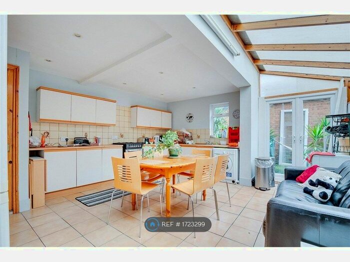 4 Bedroom Terraced House To Rent In Pellant Road, Fulham, SW6