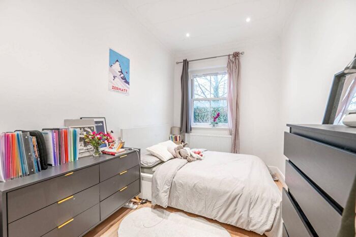1 Bedroom Flat For Sale In Holland Road, Kensington, London, W14