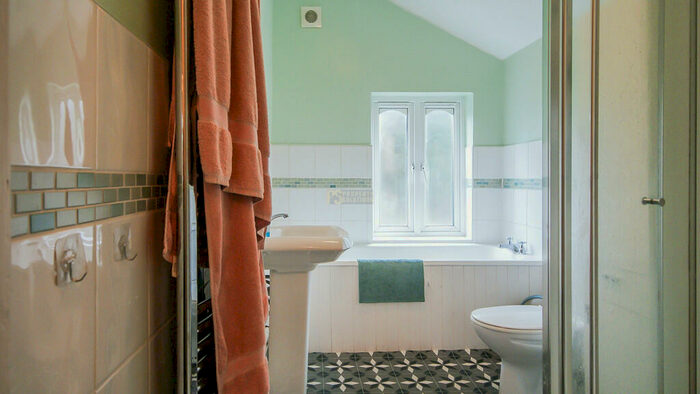 3 Bedroom Barn Conversion To Rent In Lottie Road, Birmingham, B29