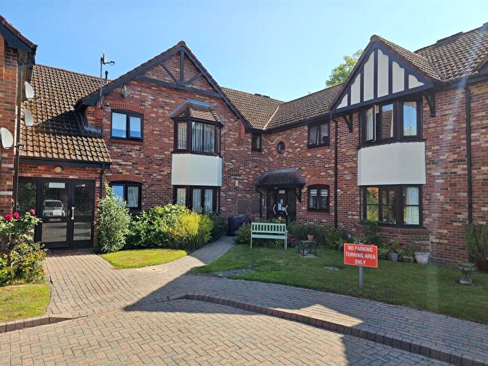 2 Bedroom Retirement Property For Sale In Stephenson Place, Bewdley, DY12