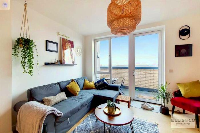 2 Bedroom Flat To Rent In The Broadway, Greenford UB6