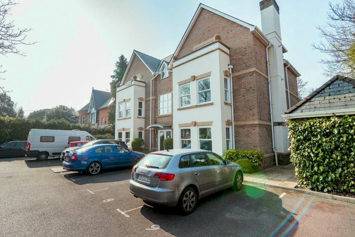 2 Bedroom Flat To Rent In Lansdowne Road, Bournemouth, BH1