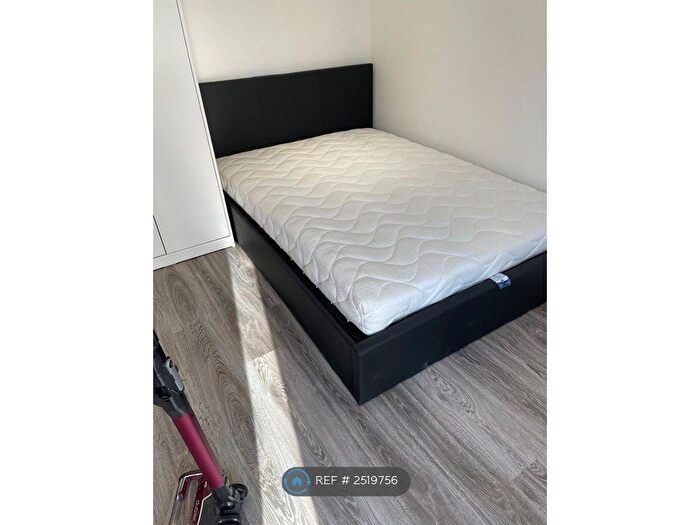 Studio To Rent In Rayleigh Road, Palmers Green, N13