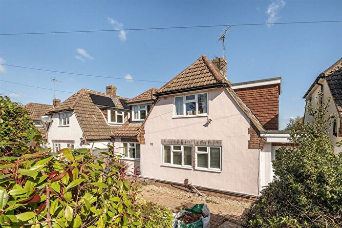 3 Bedroom Detached House For Sale In Molescroft, Harpenden, AL5