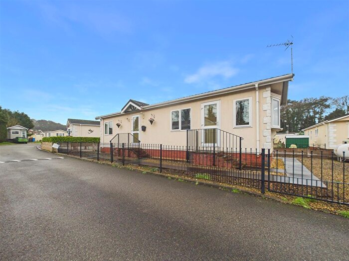 2 Bedroom Park Home For Sale In Rugeley Road, Armitage, WS15