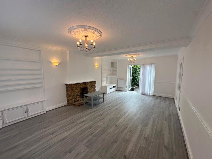 4 Bedroom End Of Terrace House To Rent In Bilton Way, Enfield, EN3