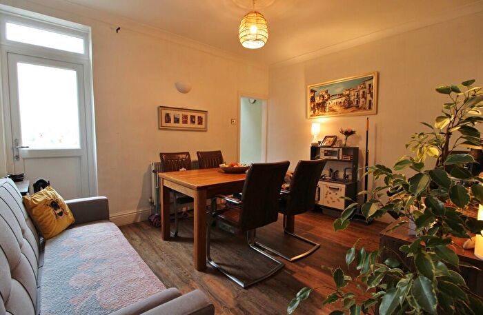 3 Bedroom Terraced House For Sale In Kingsley Road, Southsea, PO4