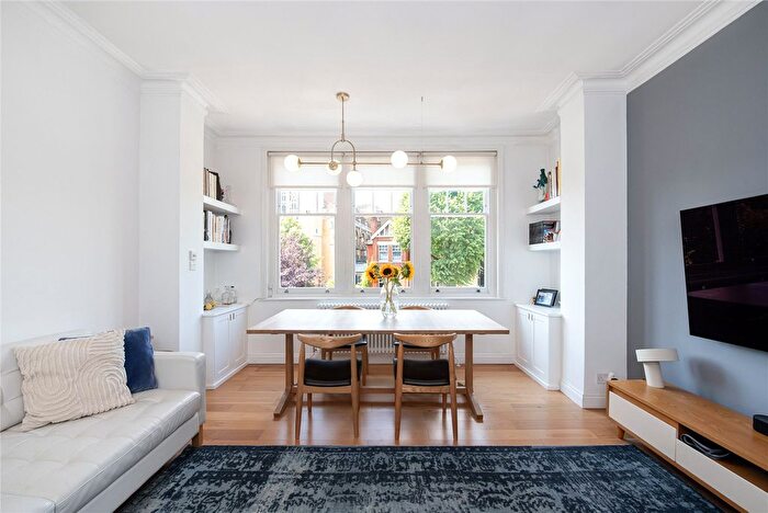 2 Bedroom Flat For Sale In Marchwood Crescent, London, W5