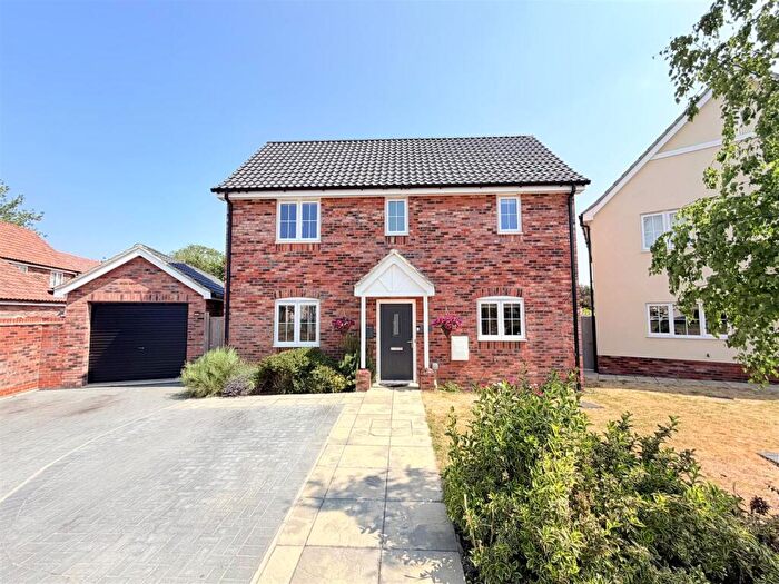 3 Bedroom Detached House For Sale In Buckingham Way, Bacton, Stowmarket, IP14