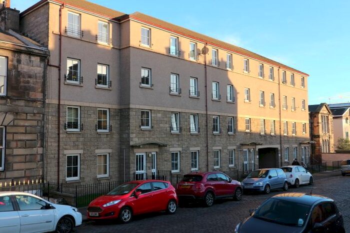 2 Bedroom Flat To Rent In South Fort Street, Leith, Edinburgh, EH6