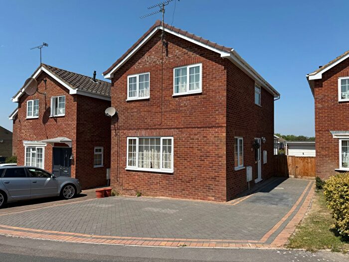 3 Bedroom Detached House For Sale In Winwick Road, Freshbrook, Swindon, SN5