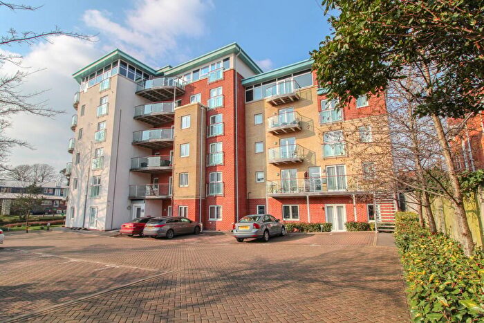 Apartment For Sale In Owls Road, Bournemouth, BH5