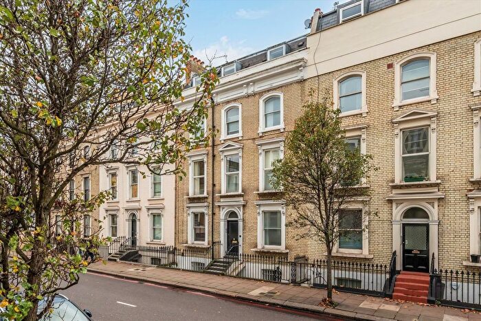 2 Bedroom Flat For Sale In Finborough Road, Earls Court, SW10