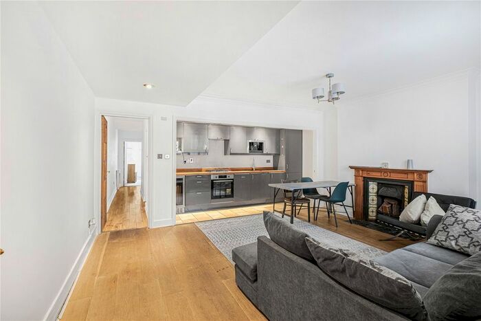 2 Bedroom Property To Rent In Queenstown Road, London, SW8