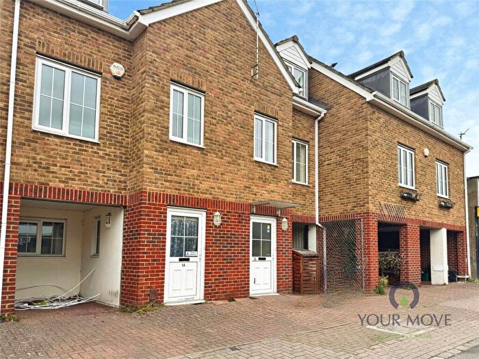 3 Bedroom End Of Terrace House For Sale In Chatterton Road, Bromley, BR2