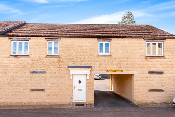 2 Bedroom Flat To Rent In Jacobs Mill, Witney, OX28
