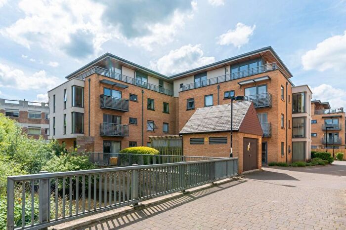 1 Bedroom Apartment For Sale In Empress Court, Woodin's Way, Oxford, OX1