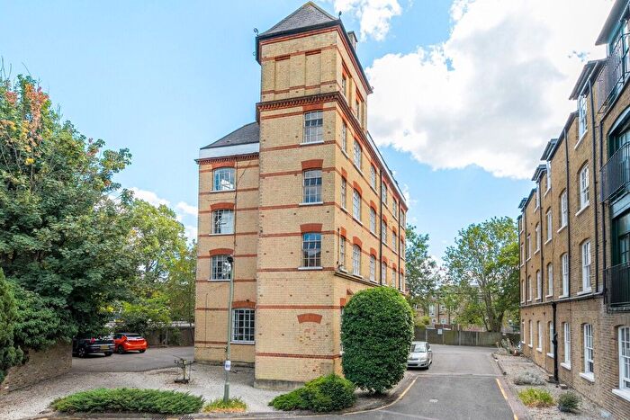 1 Bedroom Flat For Sale In Park Road, Bromley, BR1