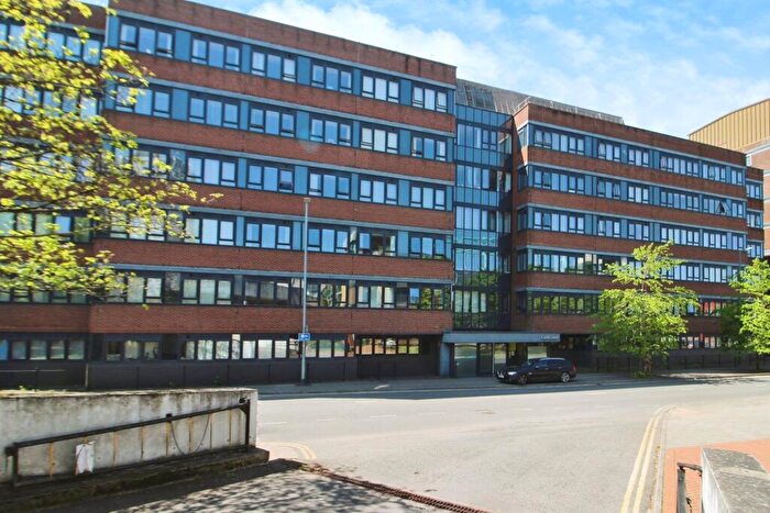 1 Bedroom Apartment To Rent In Farnsby Street, Swindon, SN1