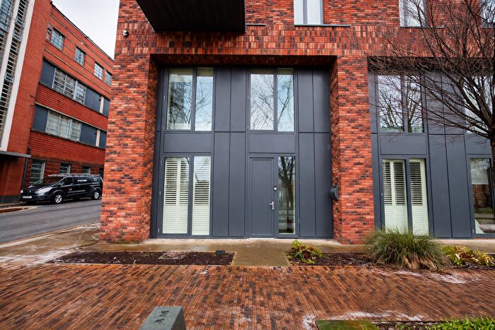 3 Bedroom Town House For Sale In Old Mount Street, Manchester, M4