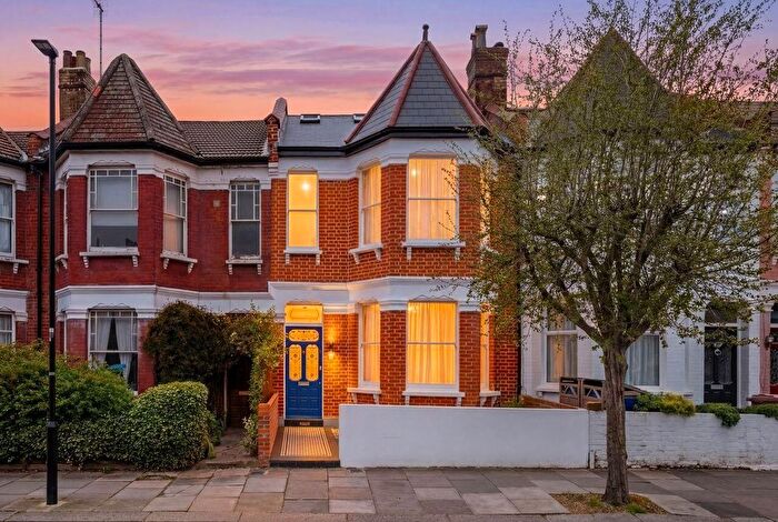 4 Bedroom Terraced House For Sale In Victoria Road, London, N22