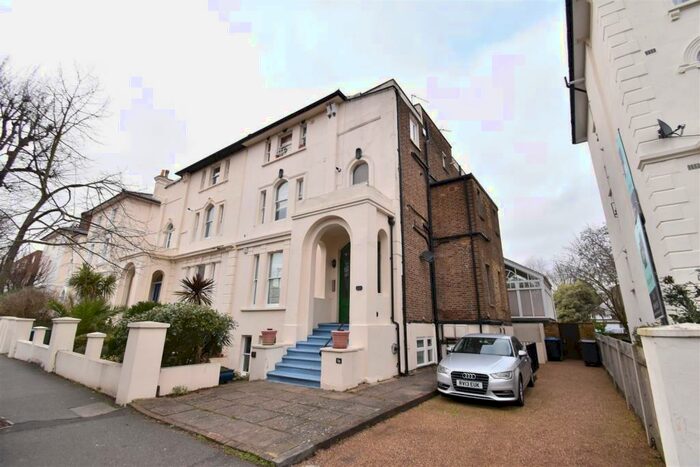1 Bedroom Flat To Rent In Grove Road, Surbiton, KT6