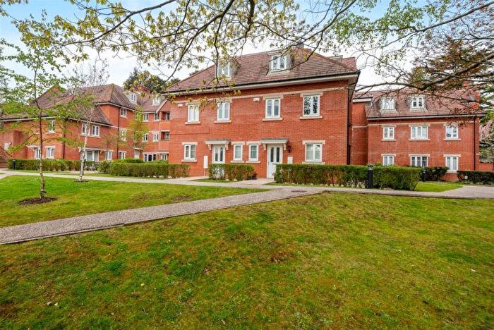 2 Bedroom Apartment To Rent In Woking, Surrey, GU22