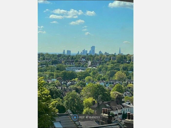 2 Bedroom Flat To Rent In Risborough Close, London, N10