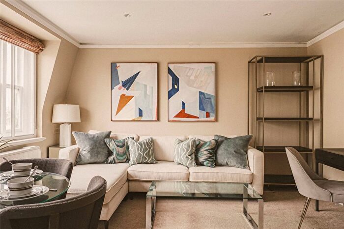 2 Bedroom Flat To Rent In Hill Street, Mayfair, W1J