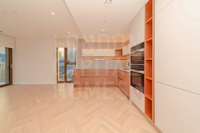 2 Bedroom Flat To Rent In Hampton House, Michael Road, London, SW6