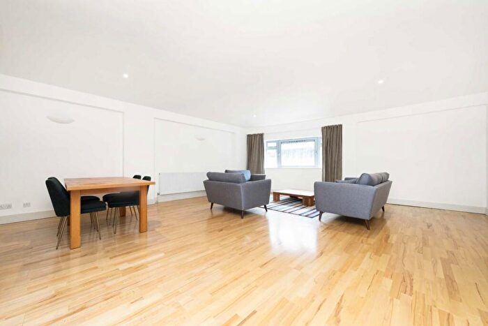 3 Bedroom Flat For Sale In Hatton Garden, London, EC1N