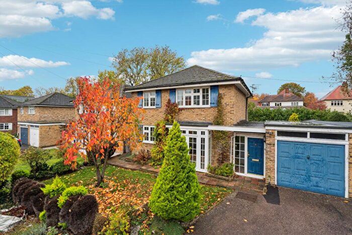 4 Bedroom Link Detached House For Sale In Northwood, HA6