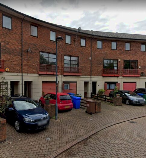 5 Bedroom Terraced House To Rent In Plover Way, London, SE16