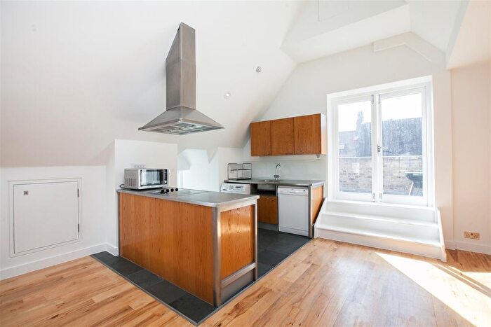 3 Bedroom Flat To Rent In Linstead Street, London, NW6