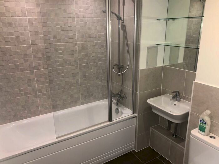 2 Bedroom Flat To Rent In Centenary Plaza, Southampton, SO19