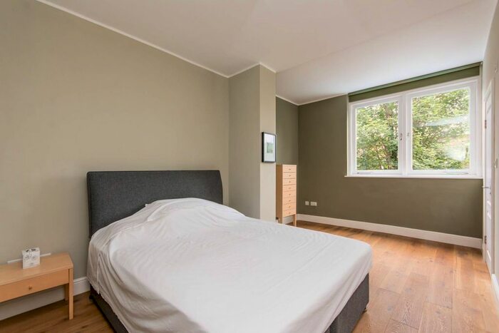 1 Bedroom Flat To Rent In Hammersmith Grove, Hammersmith, London, W6