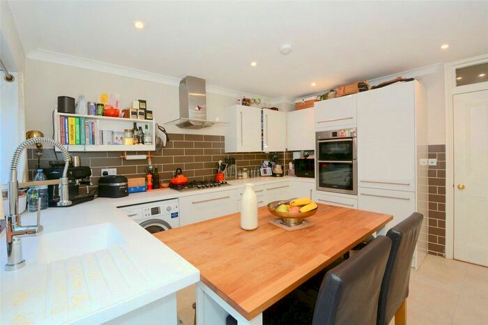 4 Bedroom Terraced House To Rent In Bletsoe Walk, Islington, London, N1