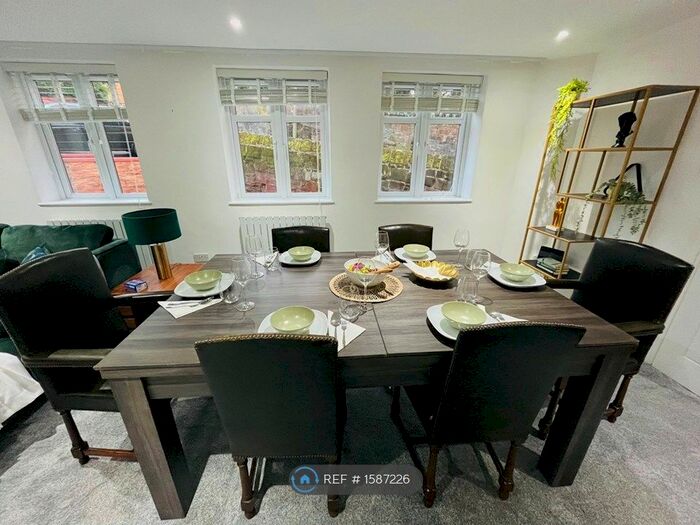 3 Bedroom Detached House To Rent In Wallrake, Lower Heswell, CH60