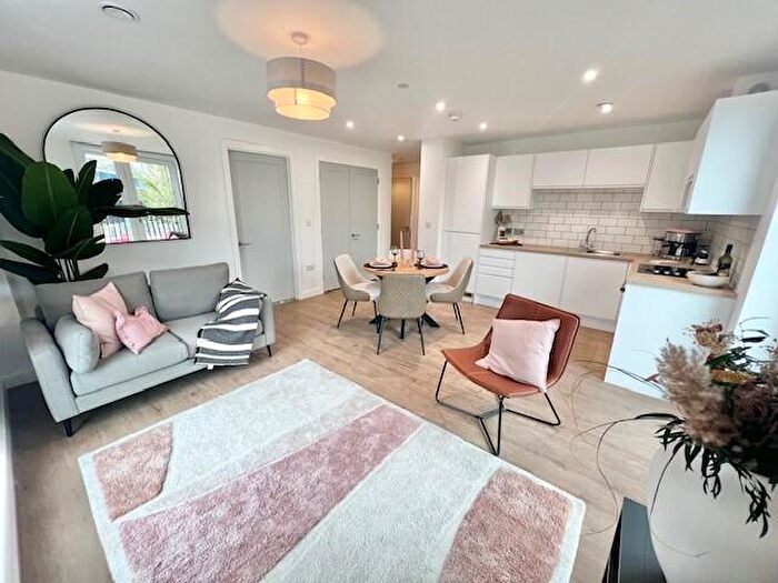 2 Bedroom Apartment To Rent In Bolt Works, Cow Green, Halifax, HX1