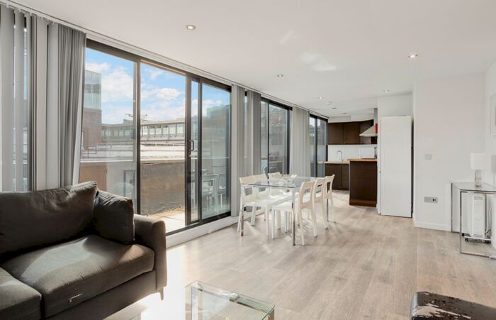 2 Bedroom House To Rent In Watling Street, London, London, EC4M