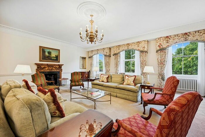 3 Bedroom Flat To Rent In Hyde Park Gate, London, SW7