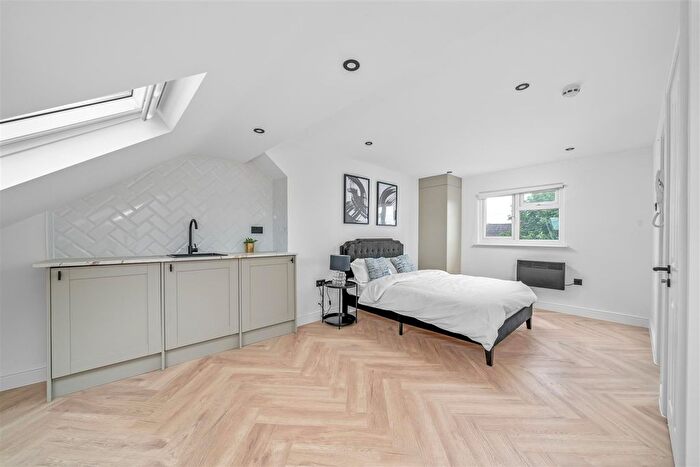 Studio To Rent In Donnybrook Road, SW16