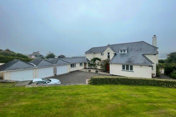 6 Bedroom Property To Rent In Polvarth Lane, Truro, TR2