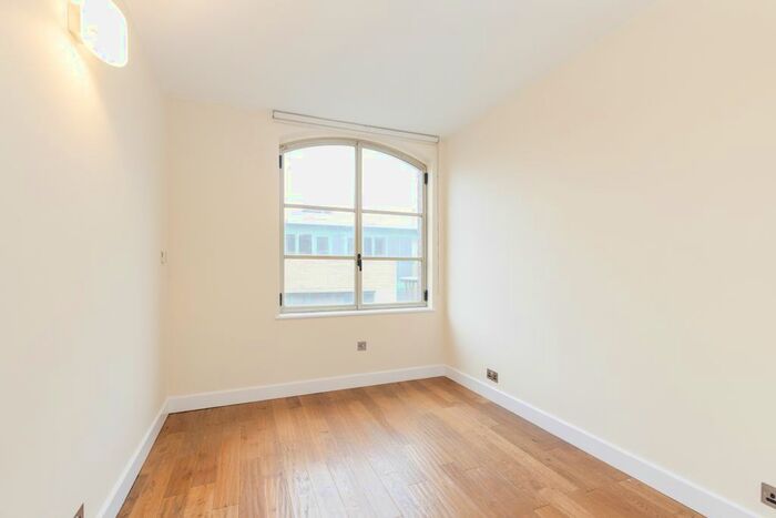 3 Bedroom Flat To Rent In Queen Elizabeth Street, London, SE1