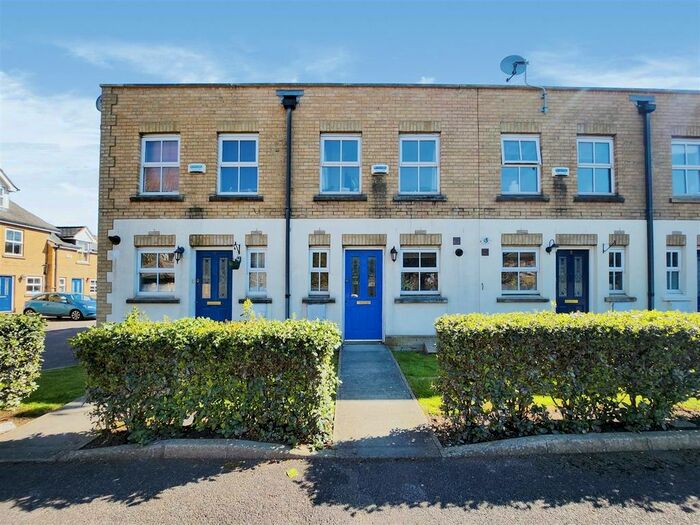 2 Bedroom Property To Rent In Harper Mews, London, SW17