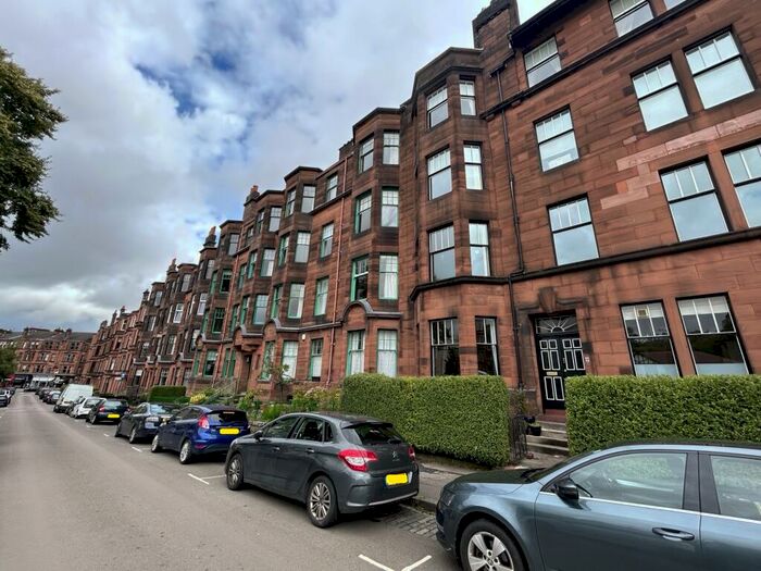 3 Bedroom Apartment To Rent In North Gardner Street, Partickhill, G11